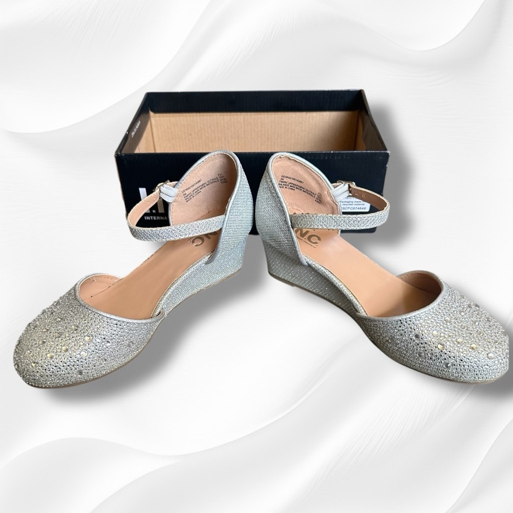 INC International Concepts “Sienna Silver” Silver Wedge Shoes Size 3M - Picture 3 of 6